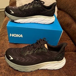 Hoka Arahi 6 Size 9.5EE